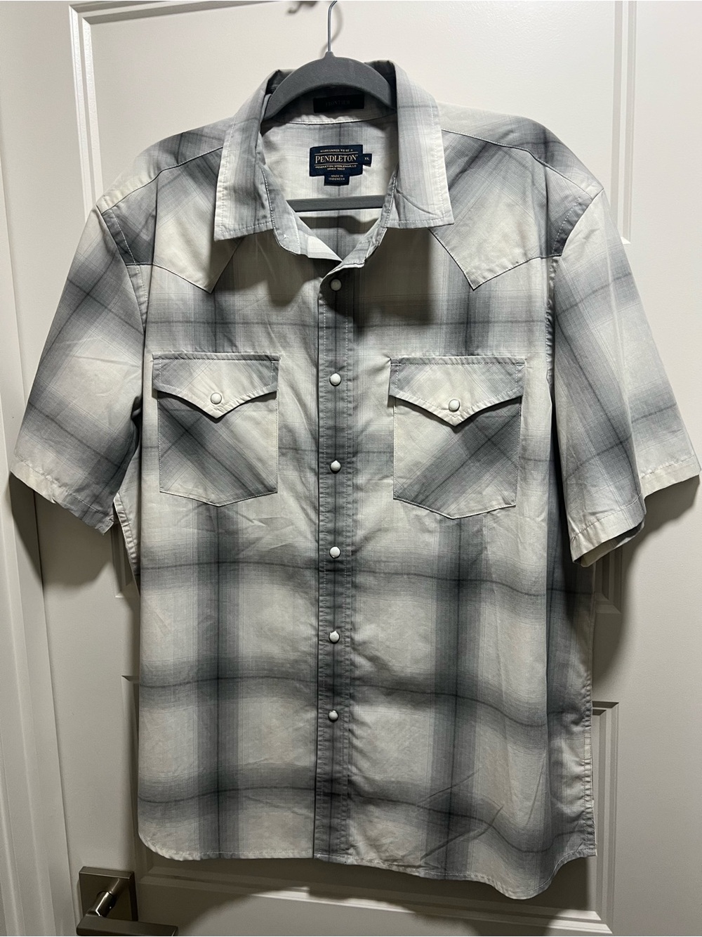 Pendleton Light Gray Plaid Short-Sleeve Western Shirt